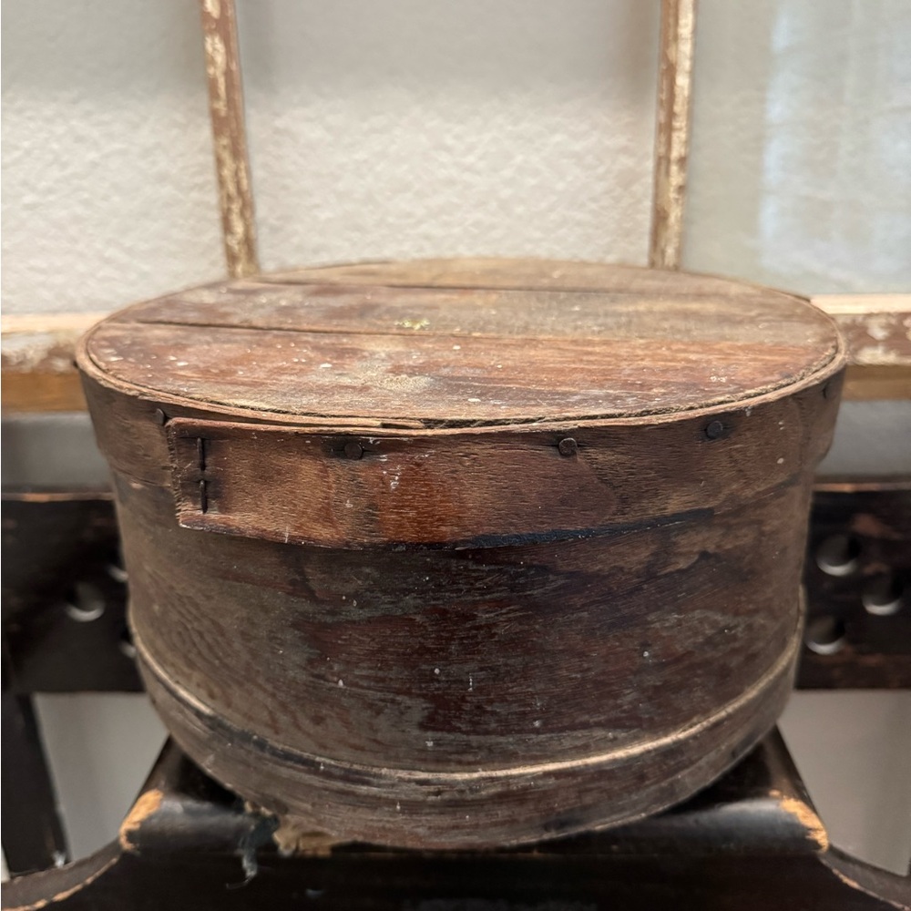 Vintage Wooden Round Box - Picture 2 of 6